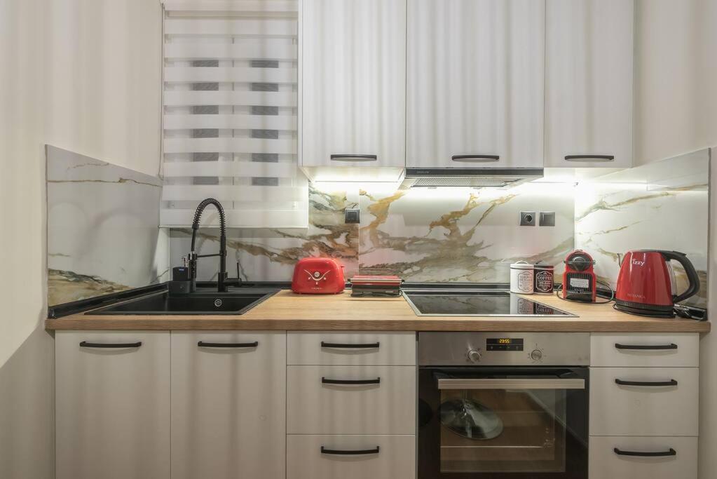 Athens Center Spacious Apartment Екстериор снимка